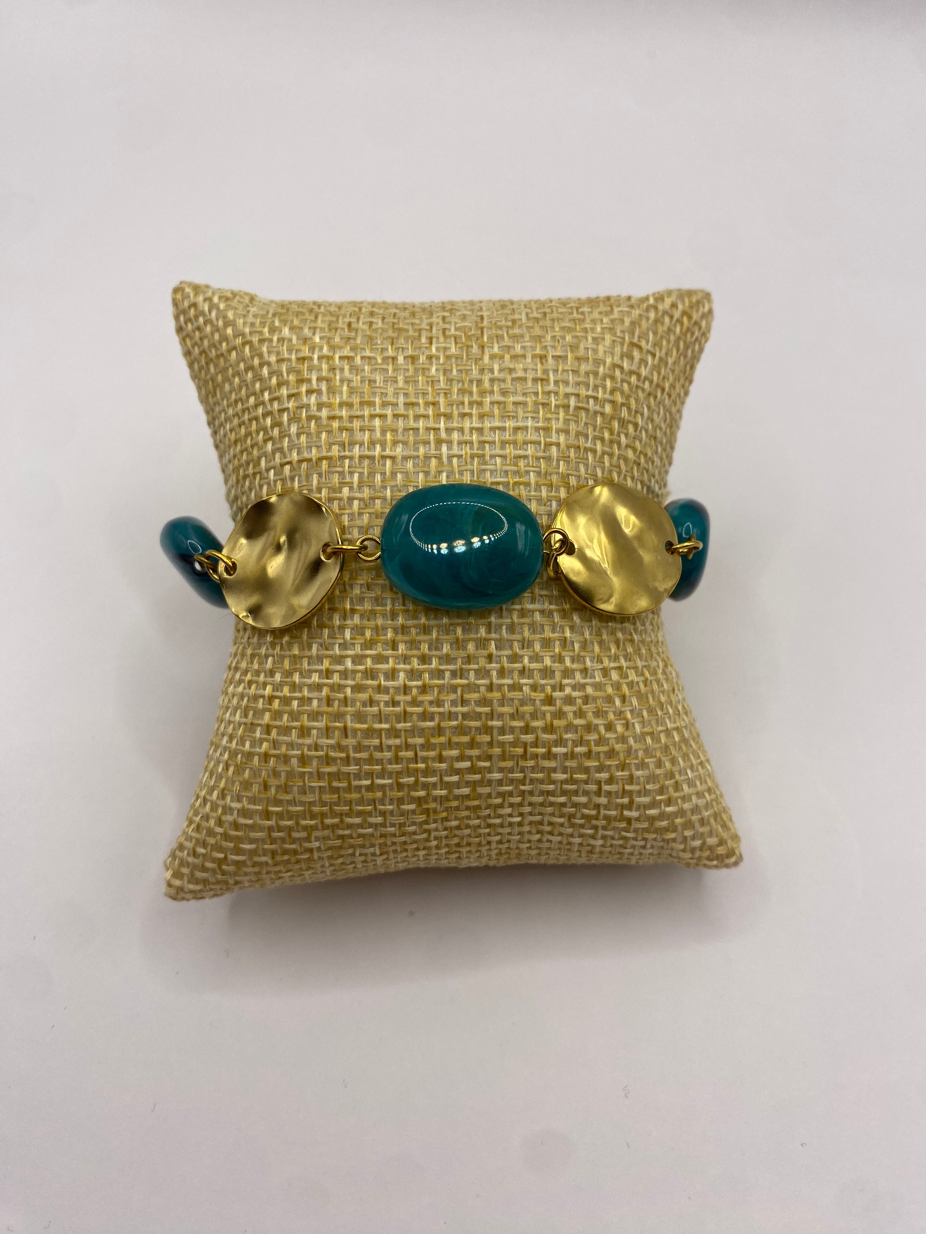 Turquoise & Hammered Gold Bead Bracelet