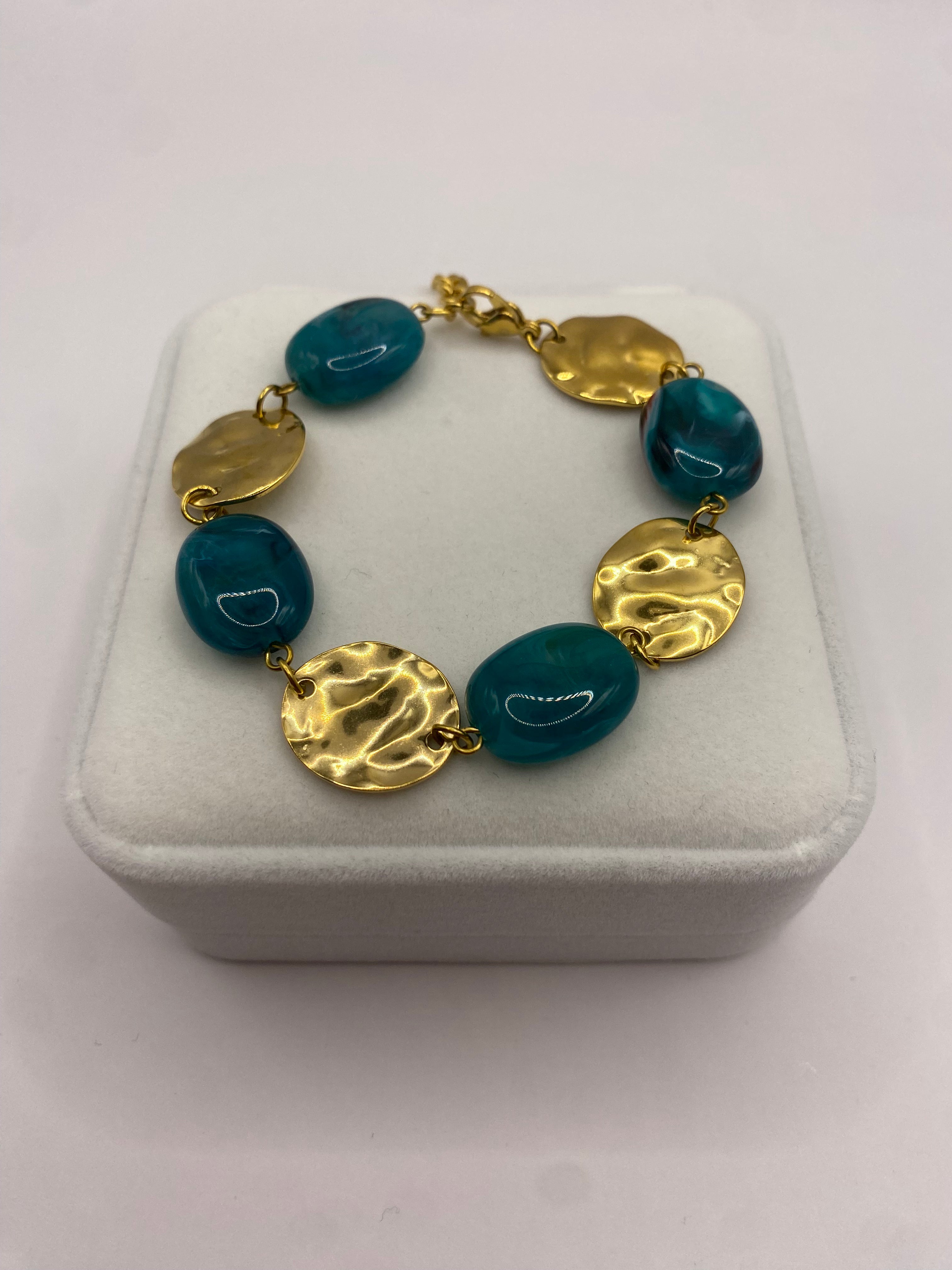 Turquoise & Hammered Gold Bead Bracelet