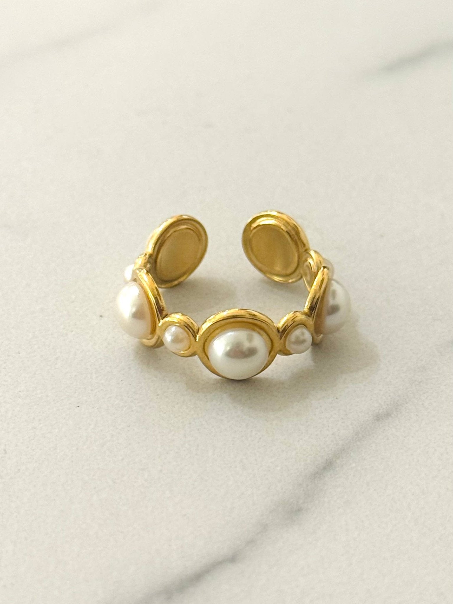 Bague ajustable en acier inoxydable Mercan avec perles blanches - Bijoux Bravo