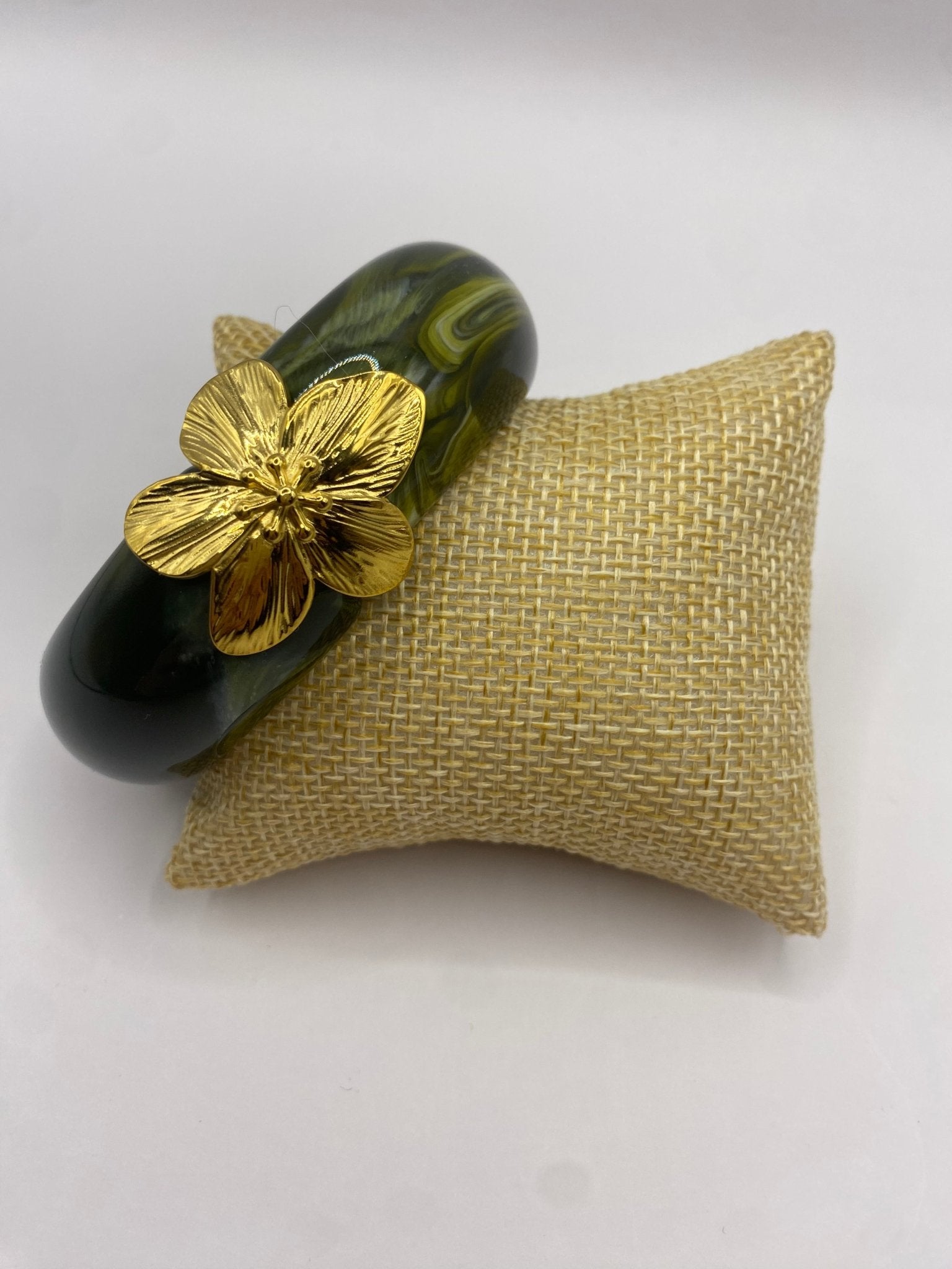 Bracelet Jonc Vert Marbré & Fleur Dorée - Bijoux Bravo
